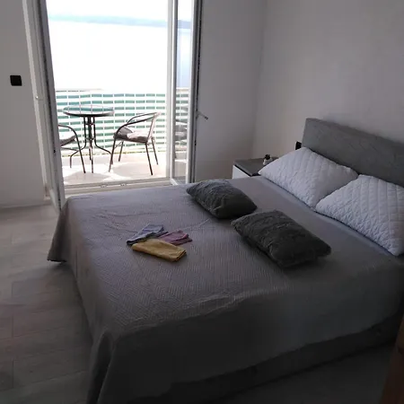 Andela Apartment Podgora